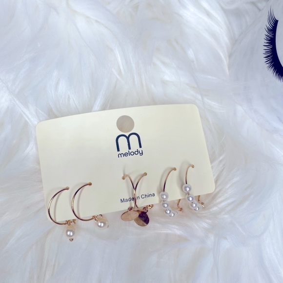 Jewelry - Picture 2 of 3